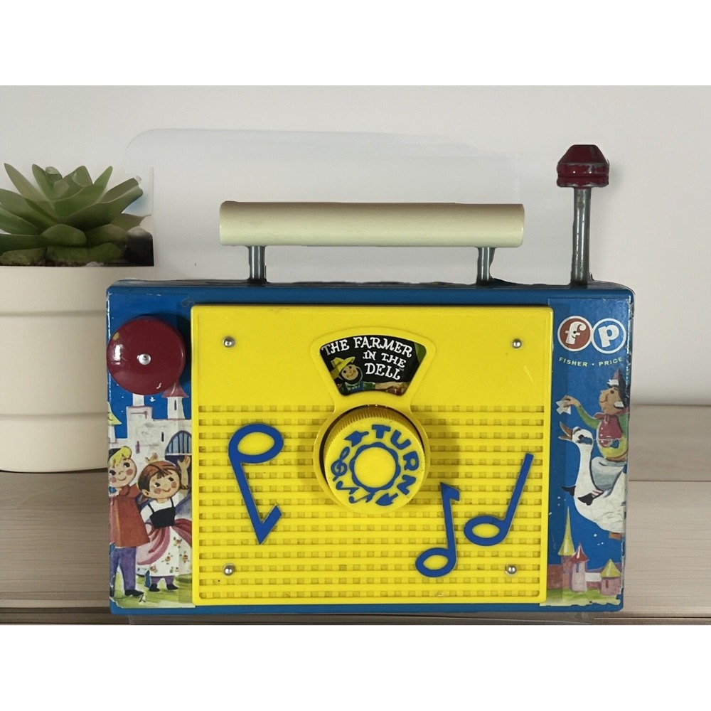 Fisher Price TV - Radio Wind Up The Farmer in the Dell‎ Vintage Toy